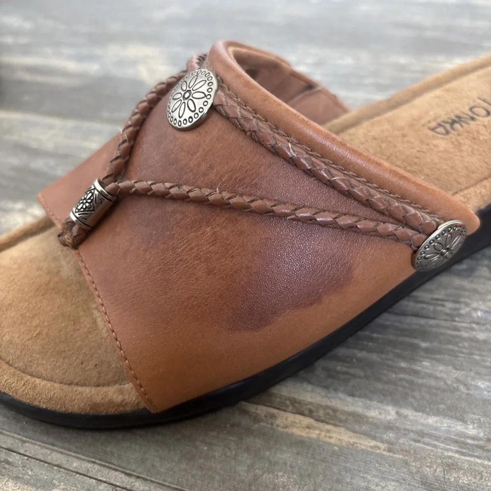 Minnetonka Womens 7 Moccasin Silverthorne Slide Tan Brown Leather Sandals